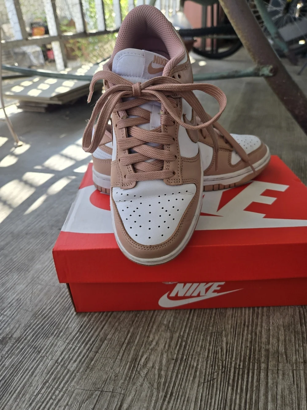 Nike Dunk Low Women’s Color White Rose Whisper